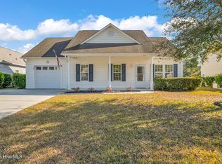 136 N Palm Dr, Winnabow, NC 28479