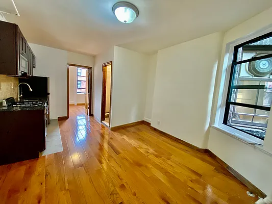 Rented by Avenues Real Estate | media 12