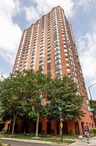 1st image of 899 S Plymouth Ct APT 2001