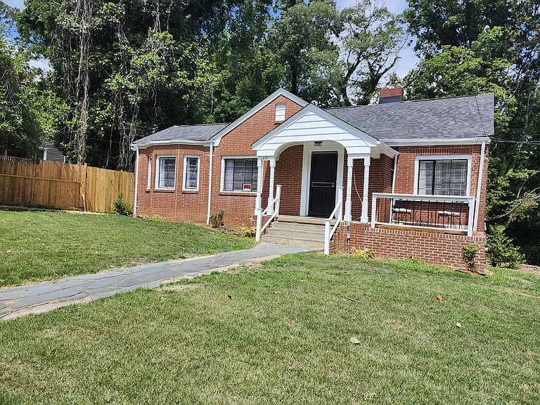 1851 Maryland Ave — Photo 1