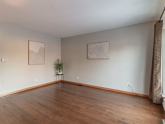 4th image of 412 Northgate Rd