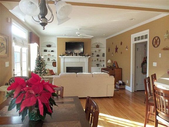 5th image of 662 Deerwood Way