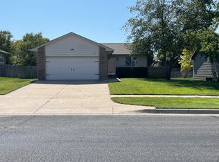 2113 E Spring Hill Dr, Goddard, KS 67052