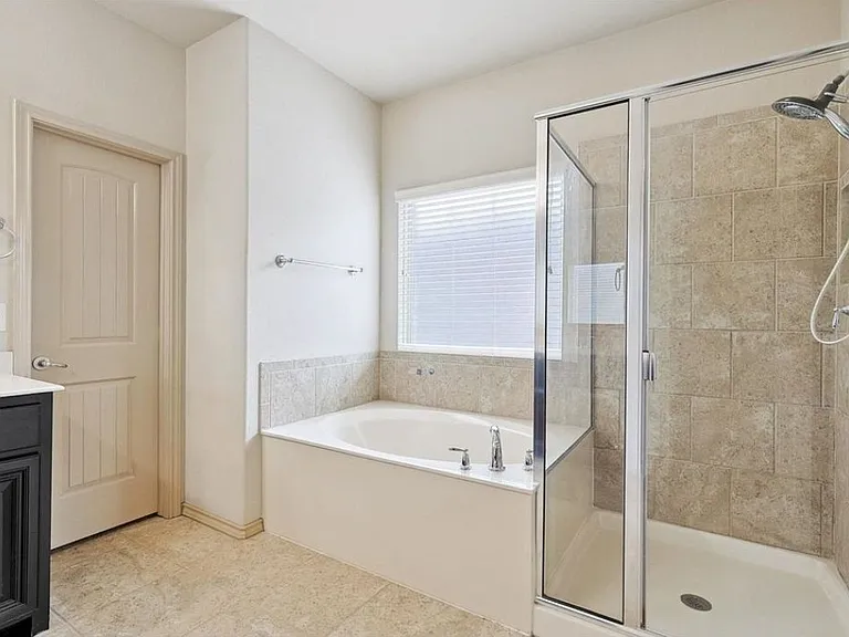 15628 Carlton Oaks Dr — Photo 17