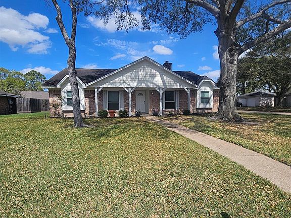 2nd image of 3202 Springhill Dr