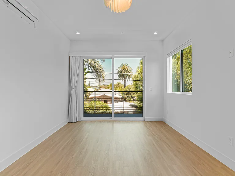 4802 S Slauson Ave #1J — Photo 2