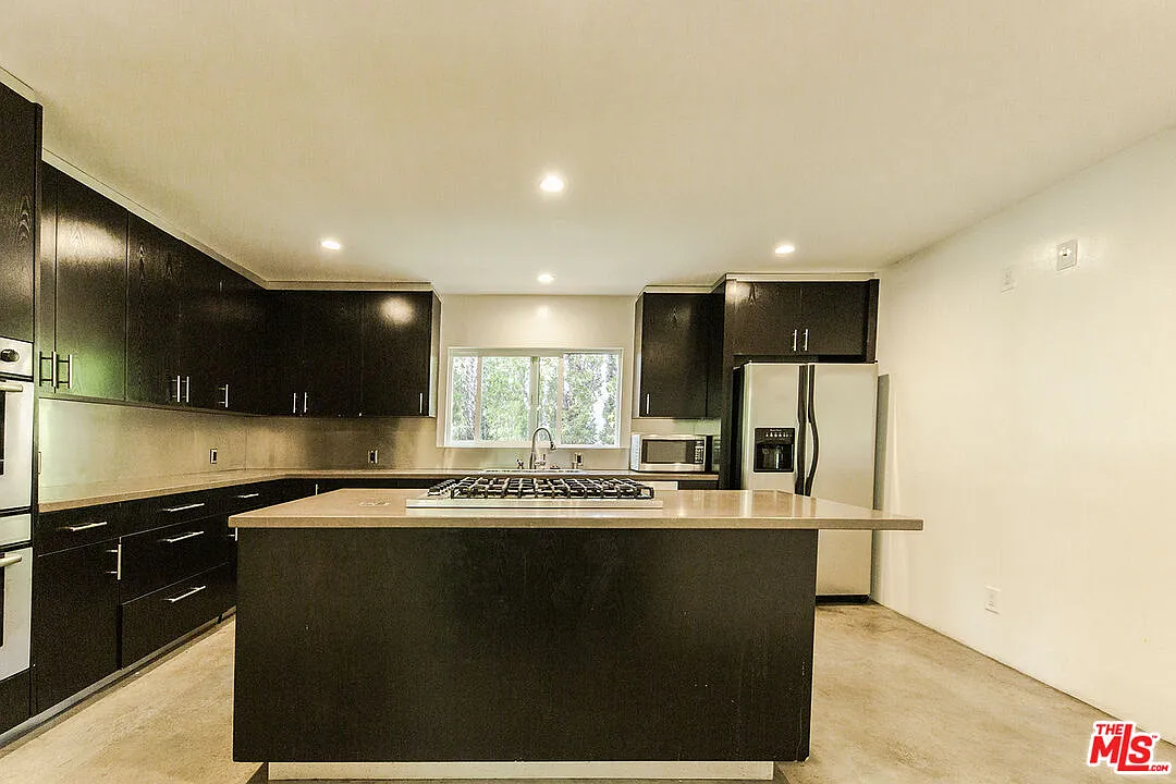 4 bed, 3.5 bath, 3052 sqft, $12,000 — Photo 4