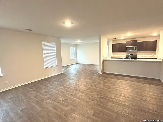 4 bed, 3.0 bath, 2533 sqft, $1,750 — Photo 4