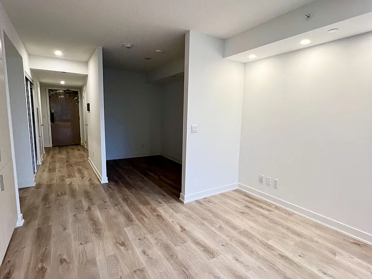 370 Martha St #212 — Photo 16