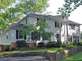 38 Manor Dr, Basking Ridge, NJ 07920