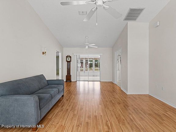 5th image of 8291 Weeping Willow St