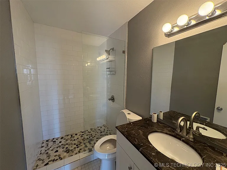 109 N Walker St — Photo 8