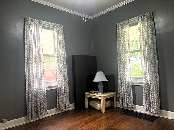 4th image of 511 Iroquois Ave