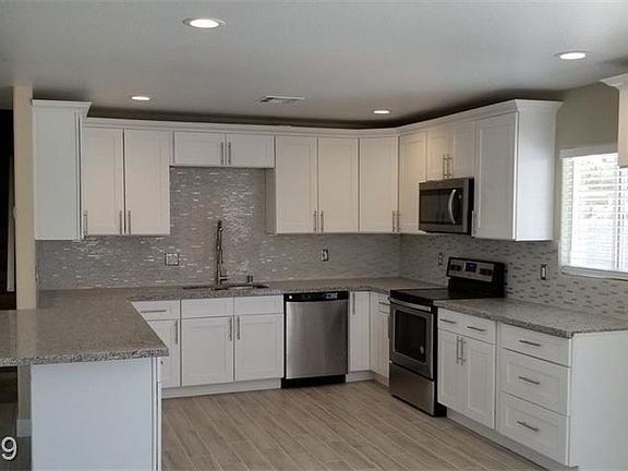 3rd image of 5813 Fawn Ave