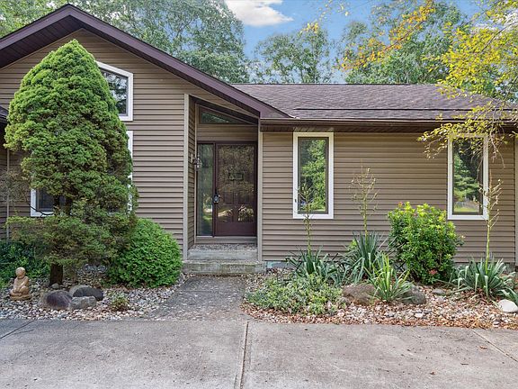 3rd image of 2169 Tamie Way
