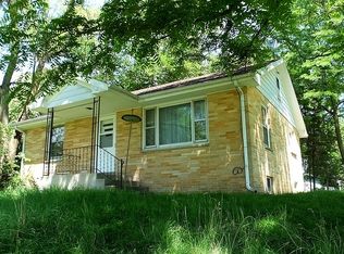 112 Hillview Rd, Williams Bay, WI 53191