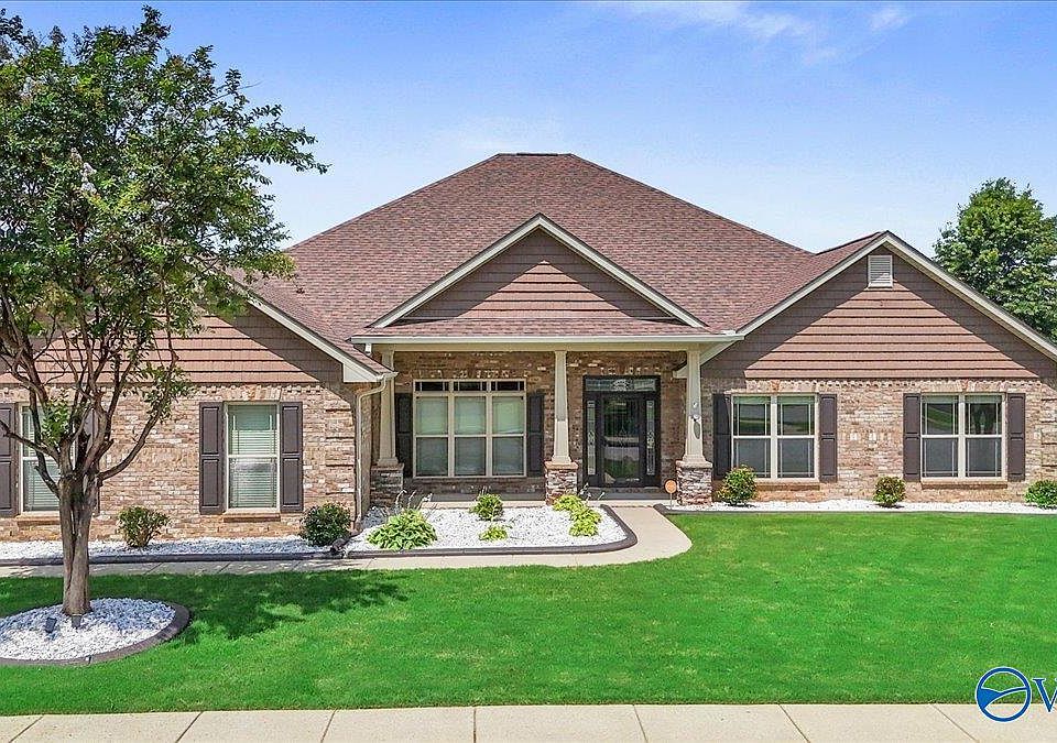 1st image of 600 Seminole Ct SW