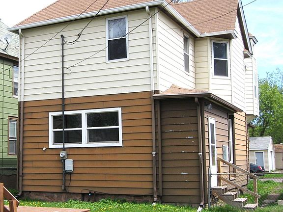 4th image of 121 N 28th Ave W