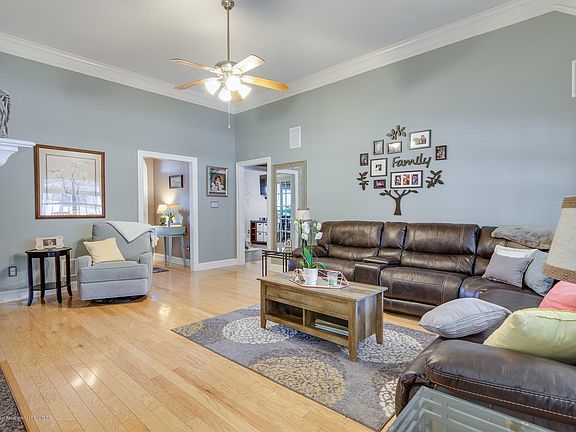 5th image of 3343 Chateau Cir N