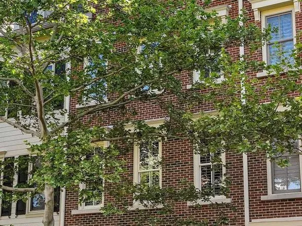 1769 Potomac Greens Dr, Alexandria, VA 22314