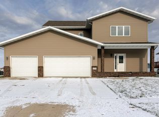 1235 Goldenwood Dr, West Fargo, ND 58078