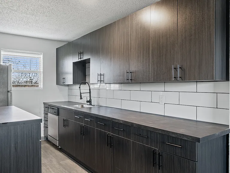 The Canvas Apartments - Kitchen