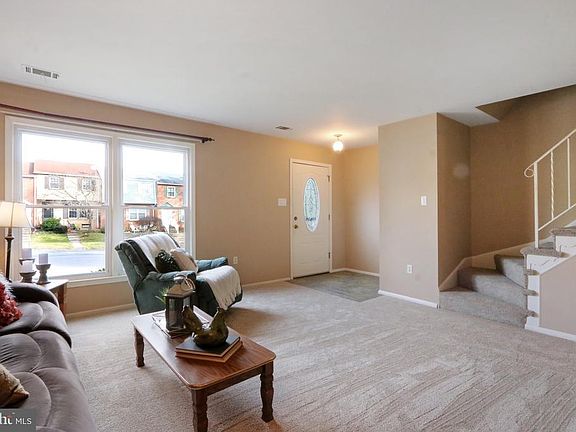 3rd image of 17925 Hickory Ln