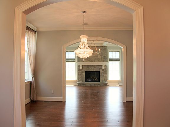 4th image of 9673 Garden Walk