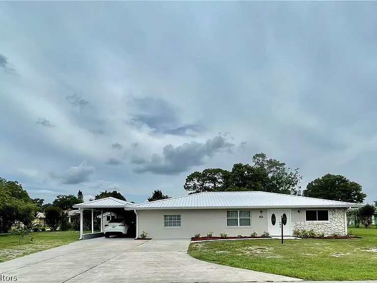 1409 Palm Way — Photo 3