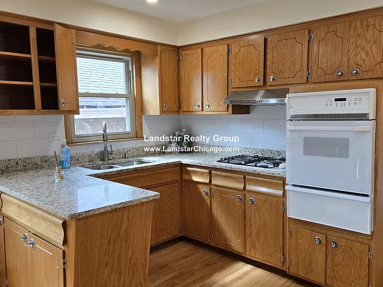 5339 W Addison St #2 — Photo 11