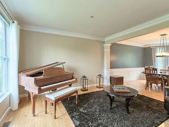 5th image of 26 Palomino Dr