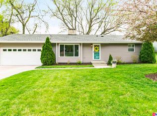 613 S 111th St, Omaha, NE 68154