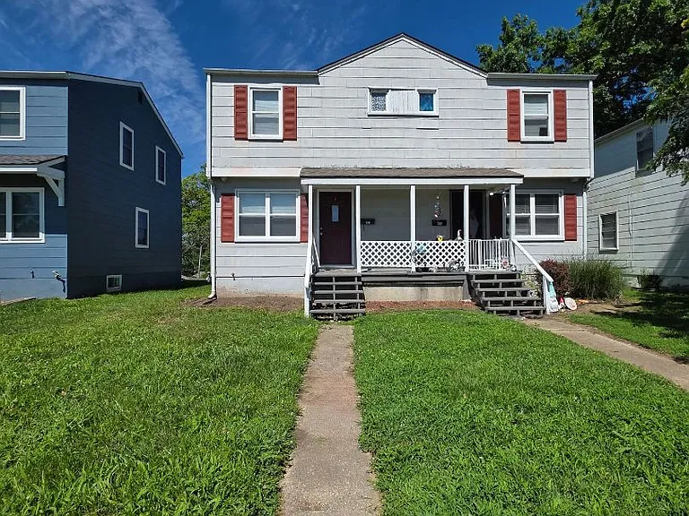 726 S Leonard St — Photo 1