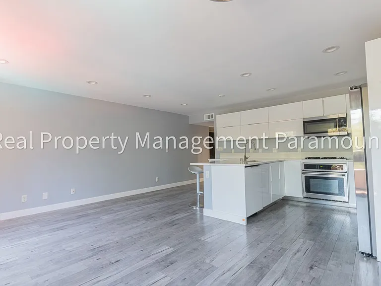2700 Cahuenga Blvd E #1306 — Photo 31