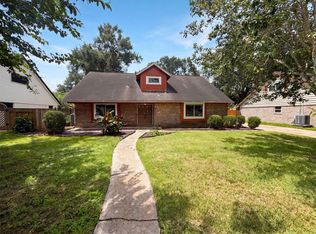 5116 E Bayou Dr, Dickinson, TX 77539