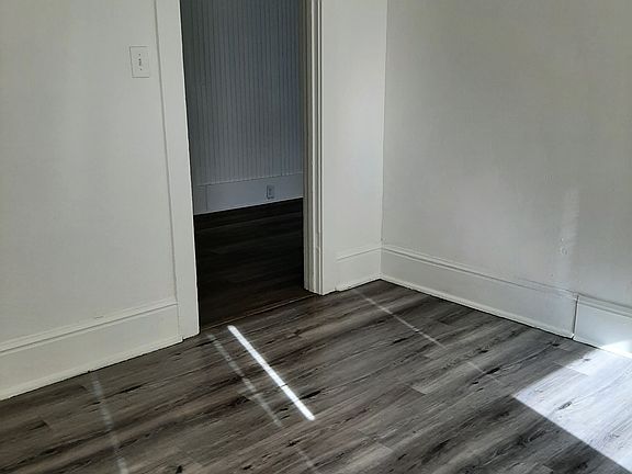 5th image of 529 N Monroe St APT 6