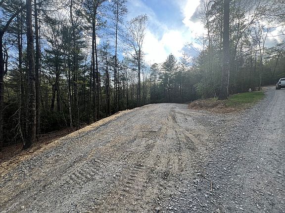 5th image of 107 Sadie Way