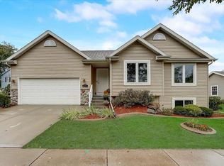 218 Rustic Dr, Madison, WI 53718