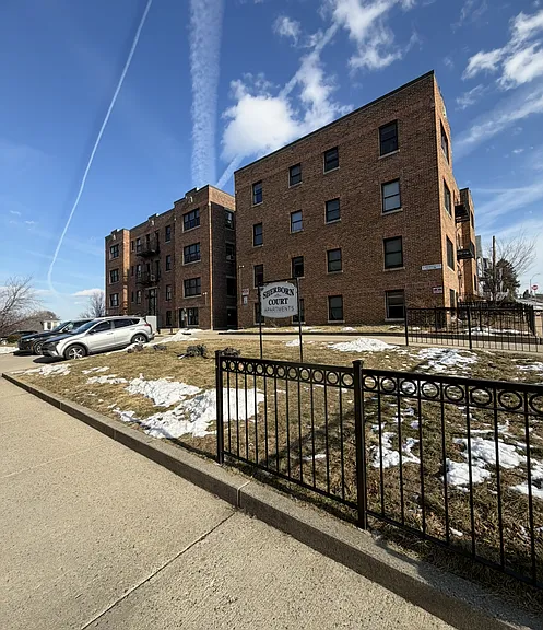 4-7 Sherborn Court 463-475 Broadway — Photo 17