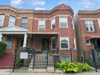 2451 N Maplewood Ave, Chicago, IL, 60647
