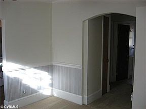 5th image of 430 Roslyn Ave