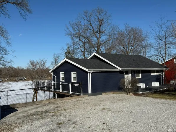 2143 E Crampton Rd, Columbia City, IN 46725