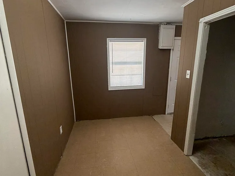 4886 Saratoga Ave — Photo 8