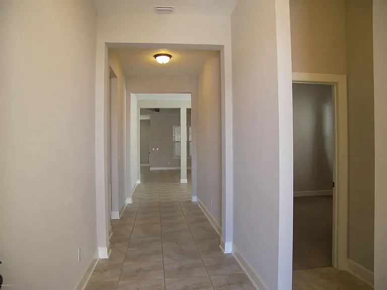 702 Charter Oaks Blvd — Photo 4