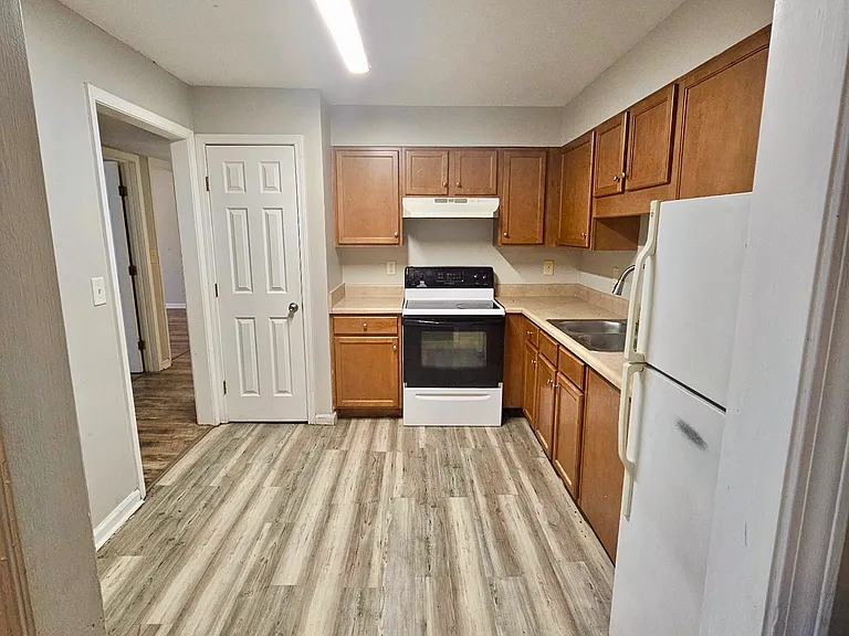 270 Tampa Dr #M8 — Photo 5