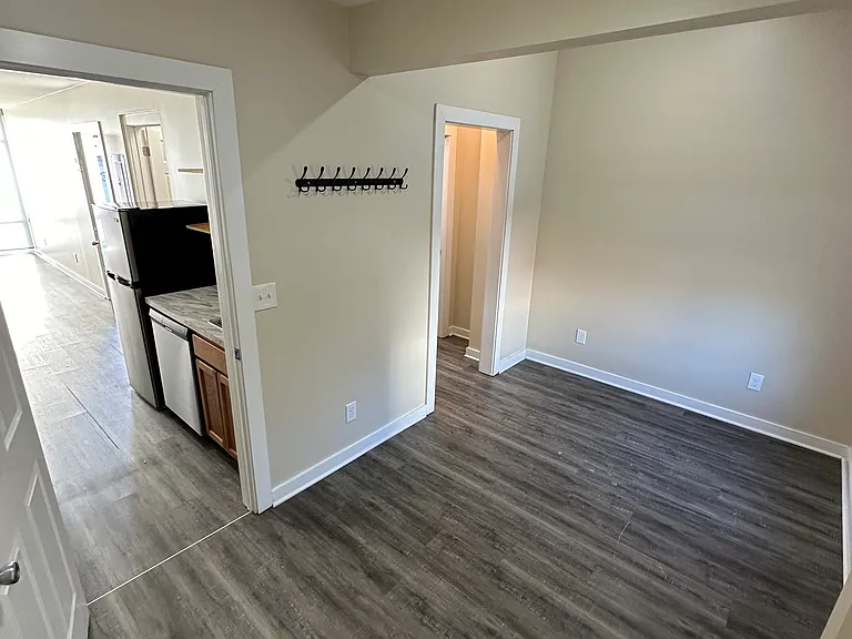 537 W 5th St #202 — Photo 11