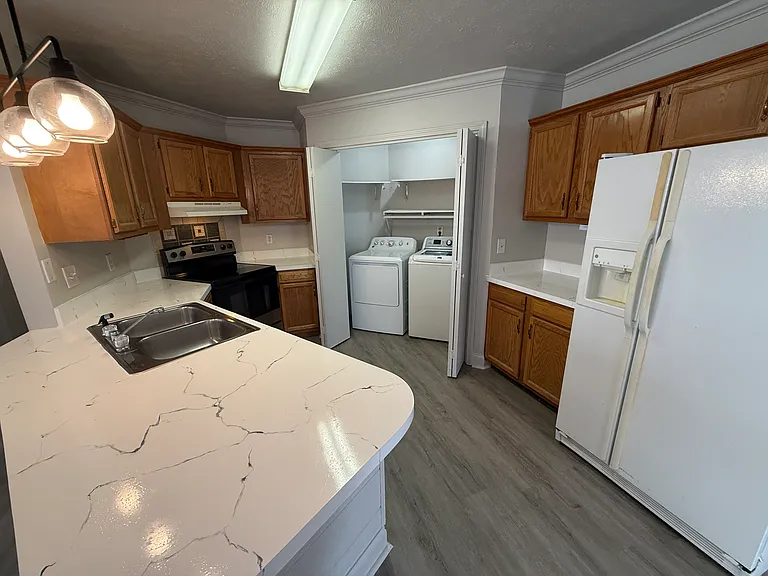 112 Kings Ridge Dr — Photo 1