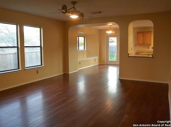 5th image of 6423 Encanto Point Dr