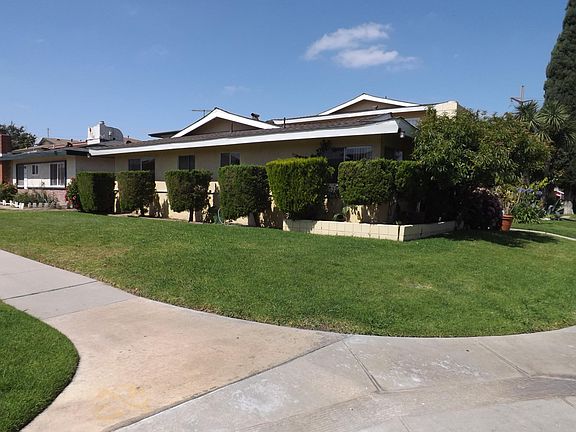 2nd image of 10515 Sylvan St
