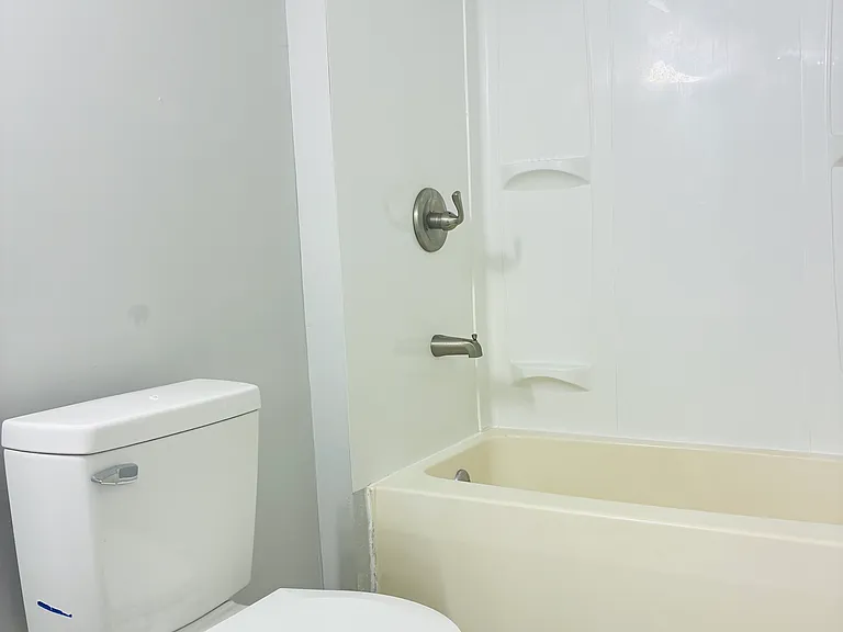 409 Orange St — Photo 11